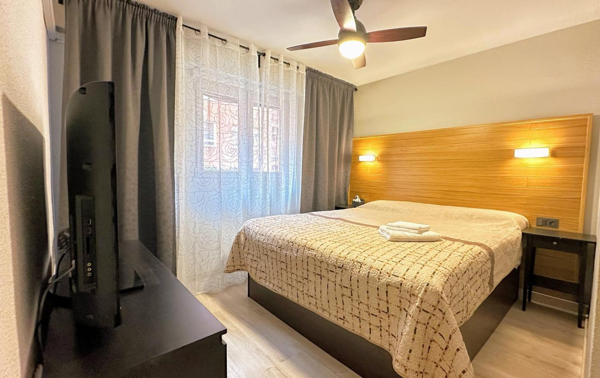 Apartment Monfort Валенсія Екстер'єр фото