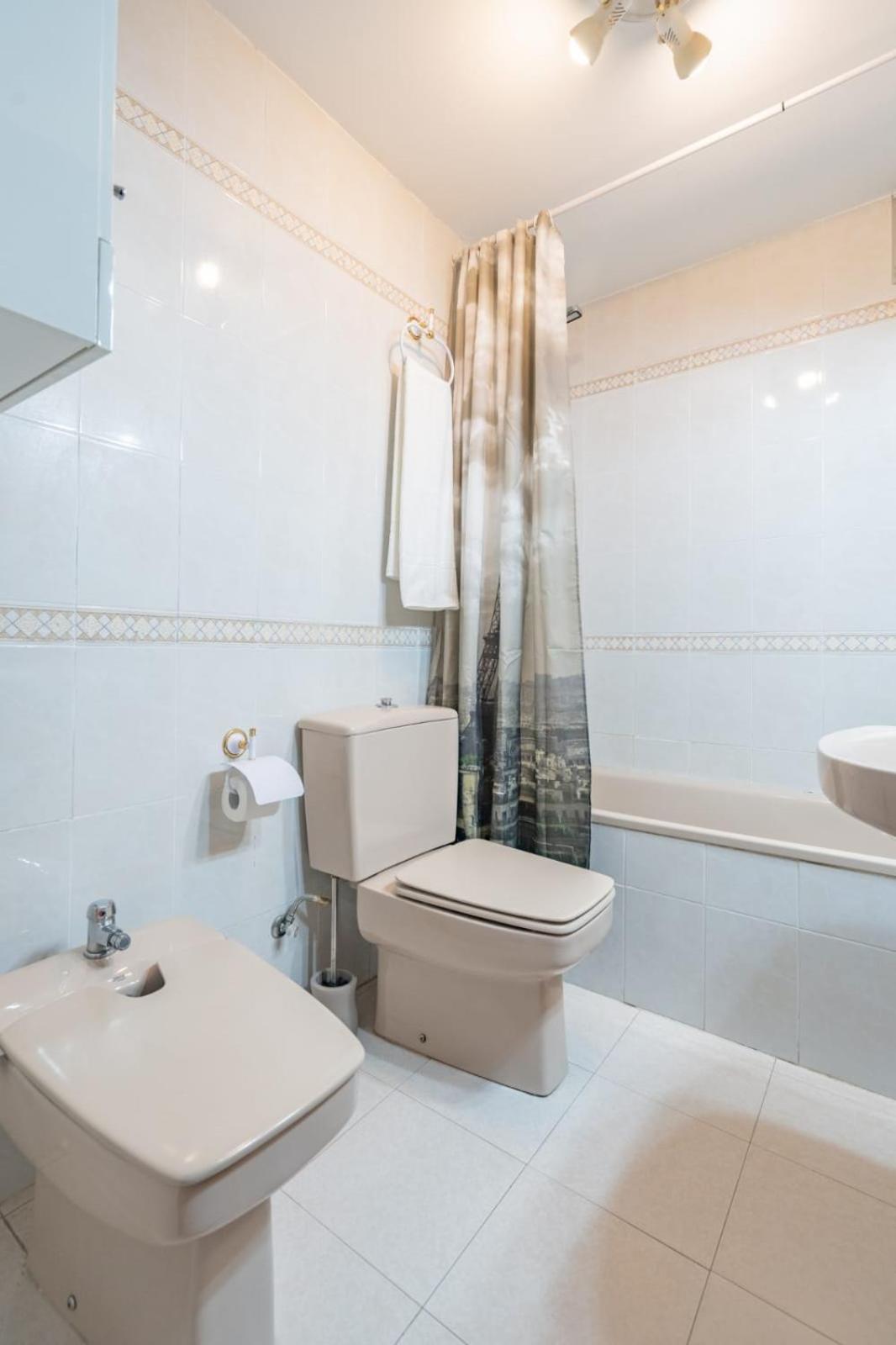 Apartment Monfort Валенсія Екстер'єр фото